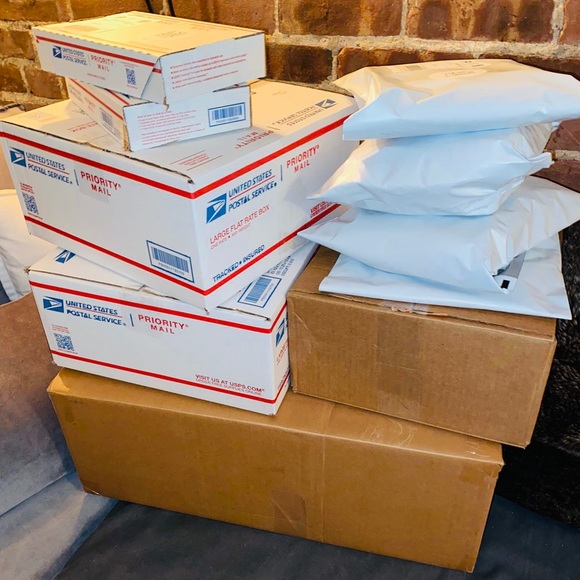 **SALE + DISCOUNTS** - Picture 9 of 12